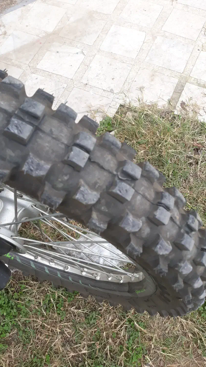 لاستیک کراسی|قطعات یدکی و لوازم جانبی|رشت, چمارسرا|دیوار