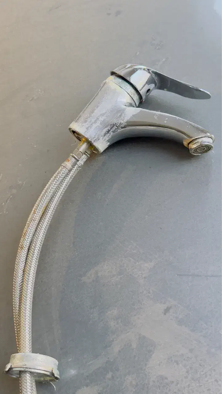 شیر روشویی سالم به همراه شلنگ ها|لوازم سرویس بهداشتی|کرج, اصفهانیها|دیوار