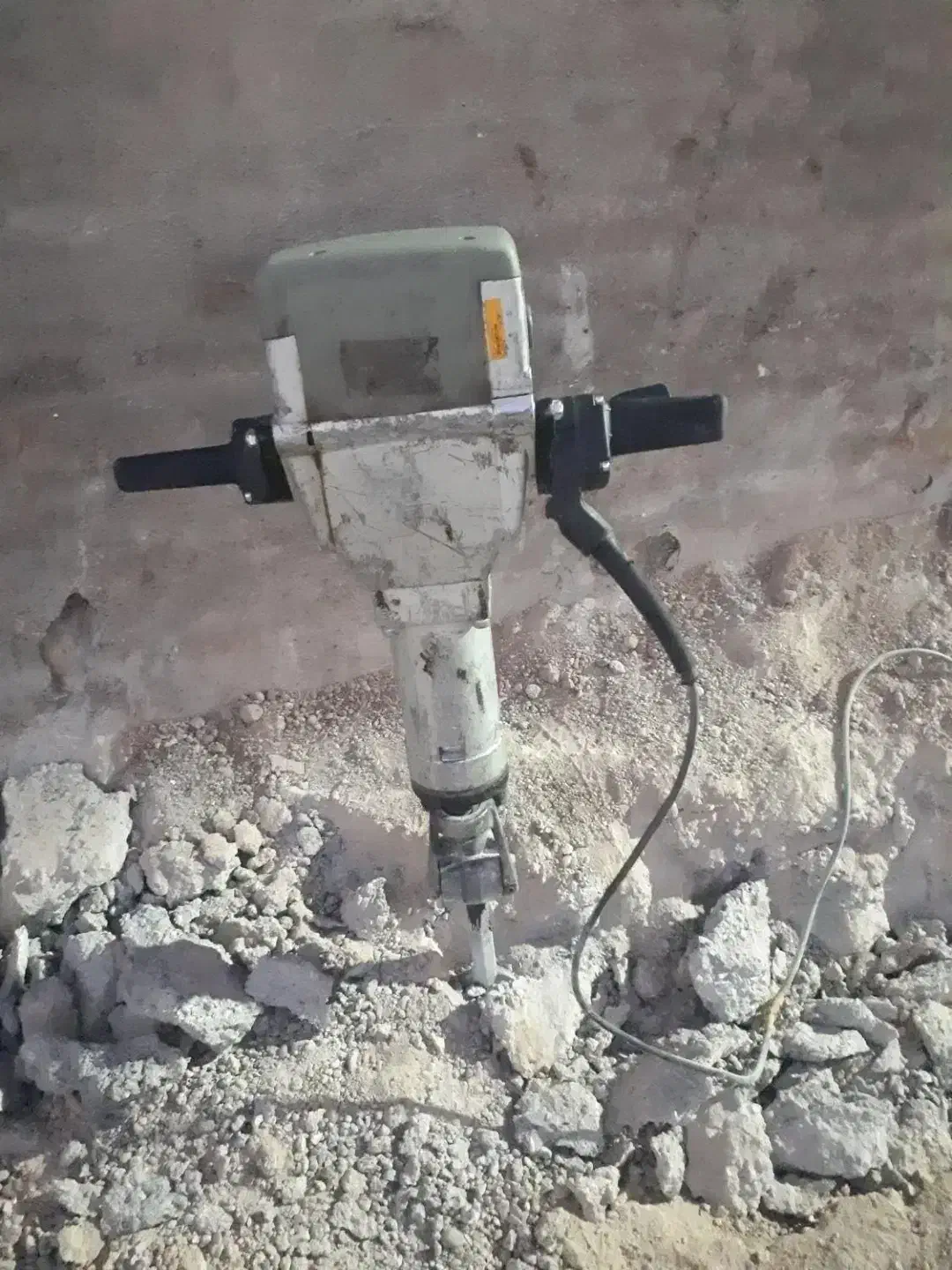 تخریب کار و لوله کشی ساختمان کار با ضمانت|خدمات پیشه و مهارت|شوش, |دیوار