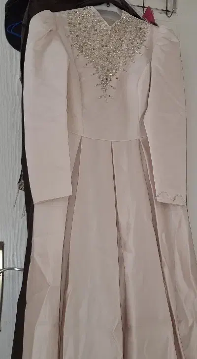 لباس مجلسی|لباس|سبزوار, قاضی زاد|دیوار