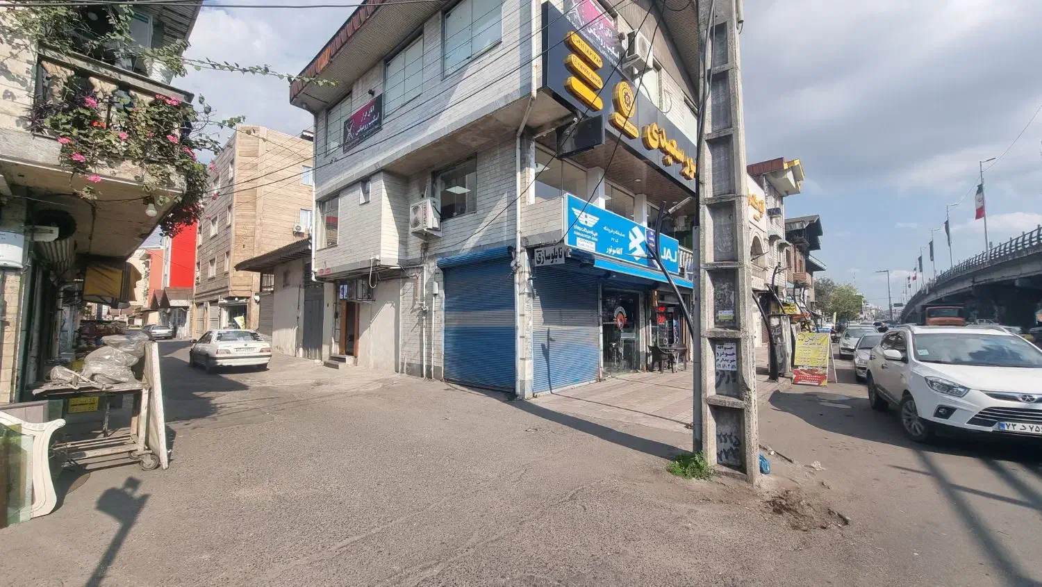 مغازه ۱۷ متری چند قدمی میدان رازی|اجارهٔ مغازه و غرفه|رشت, استقامت ۱|دیوار