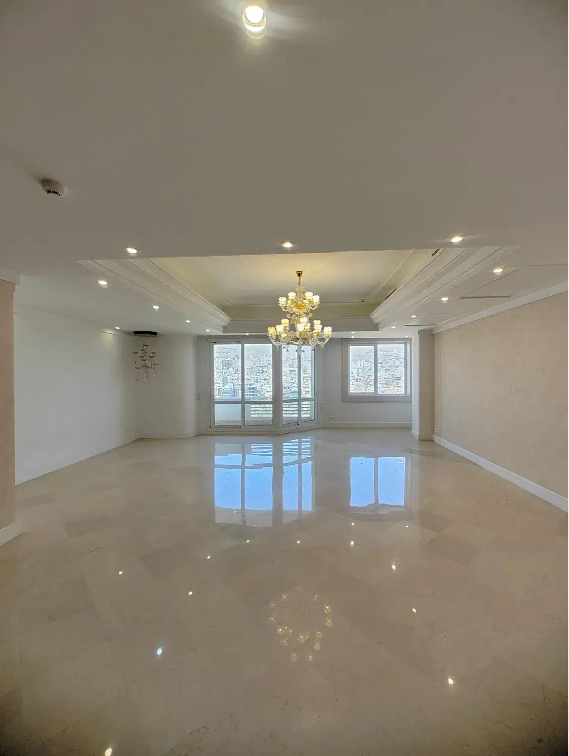 اجاره آپارتمان ۳۰۰ متری برج ایران زمین