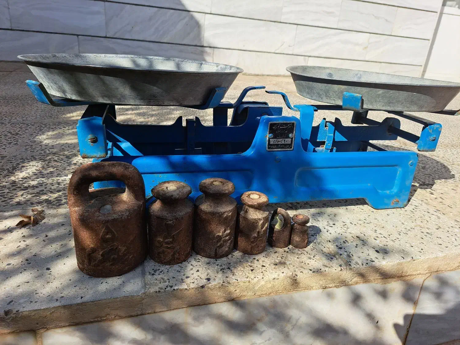 ترازو ۲۰ کیلوی با سنگ وزنه قدیمی و در حد‌نو‌|فروشگاه و مغازه|ملایر, |دیوار