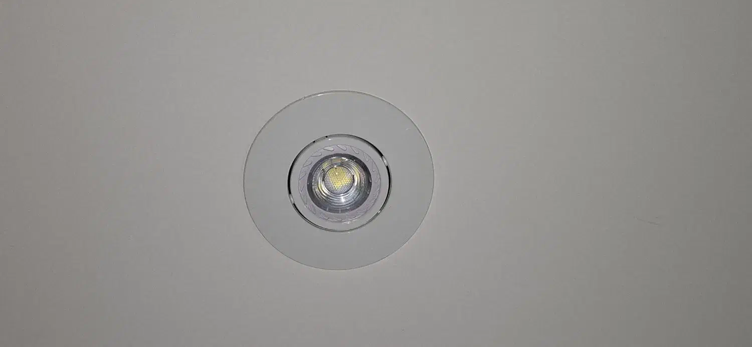 لامپ هالوژن با قابش|لامپ و چراغ|رشت, کوی حسینی|دیوار