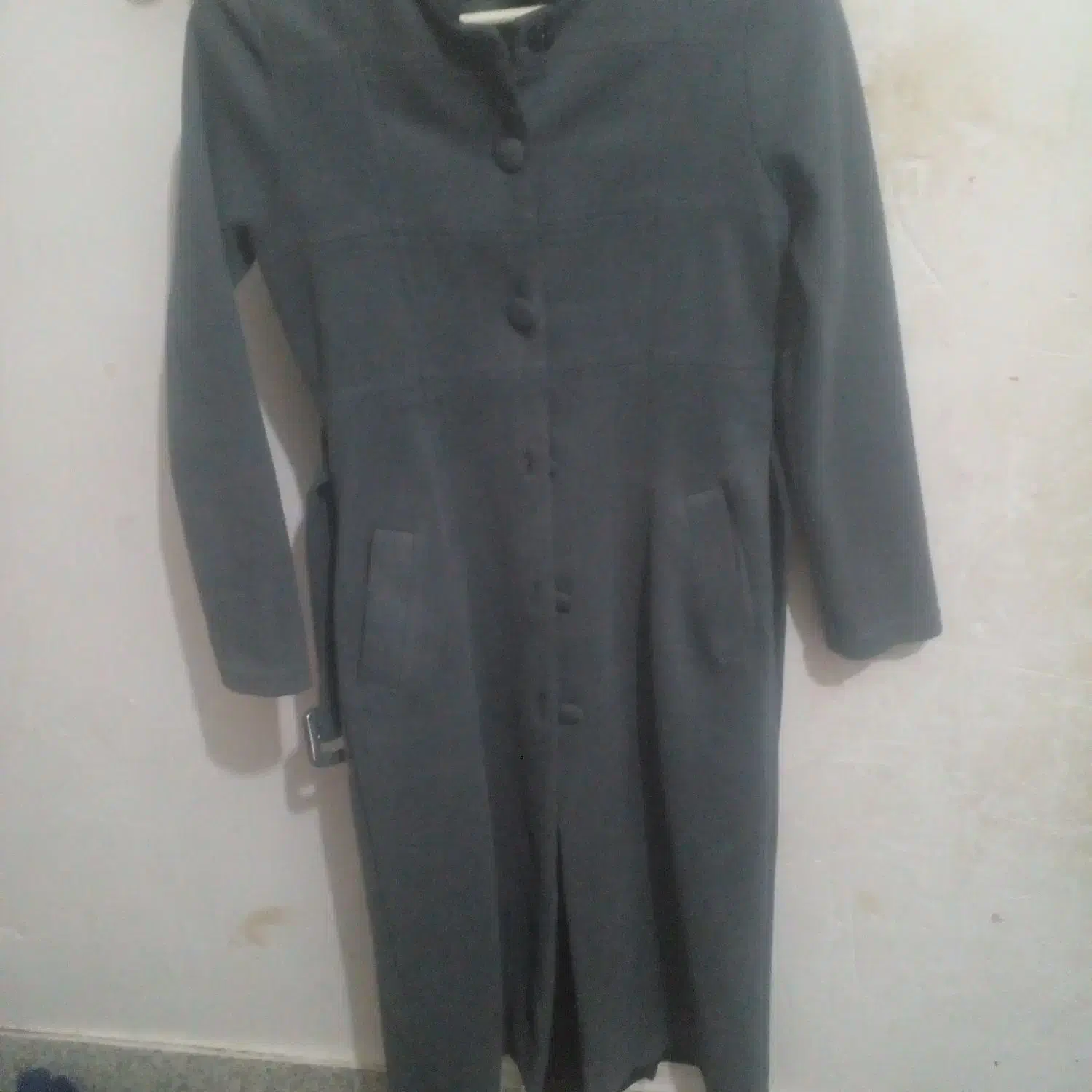 لباس در حد نو|لباس|جلین, |دیوار