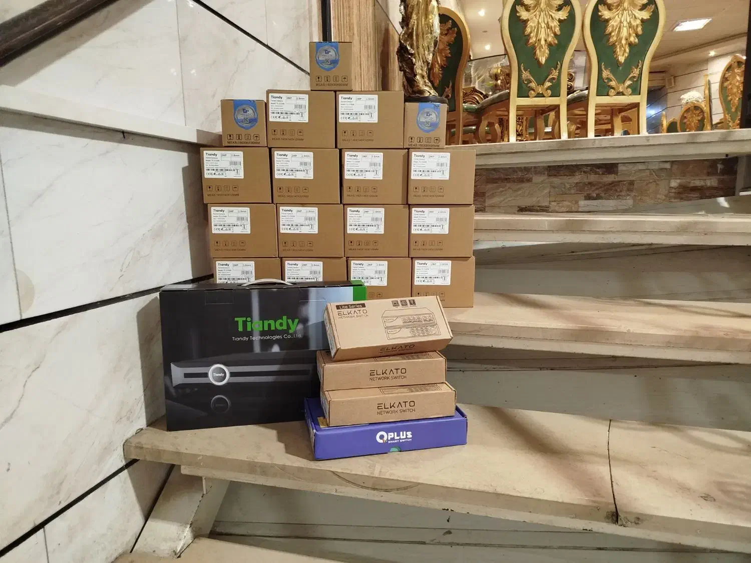 دوربین مداربسته تحت شبکه فروش ویژه|دوربین مداربسته|بروجرد, |دیوار