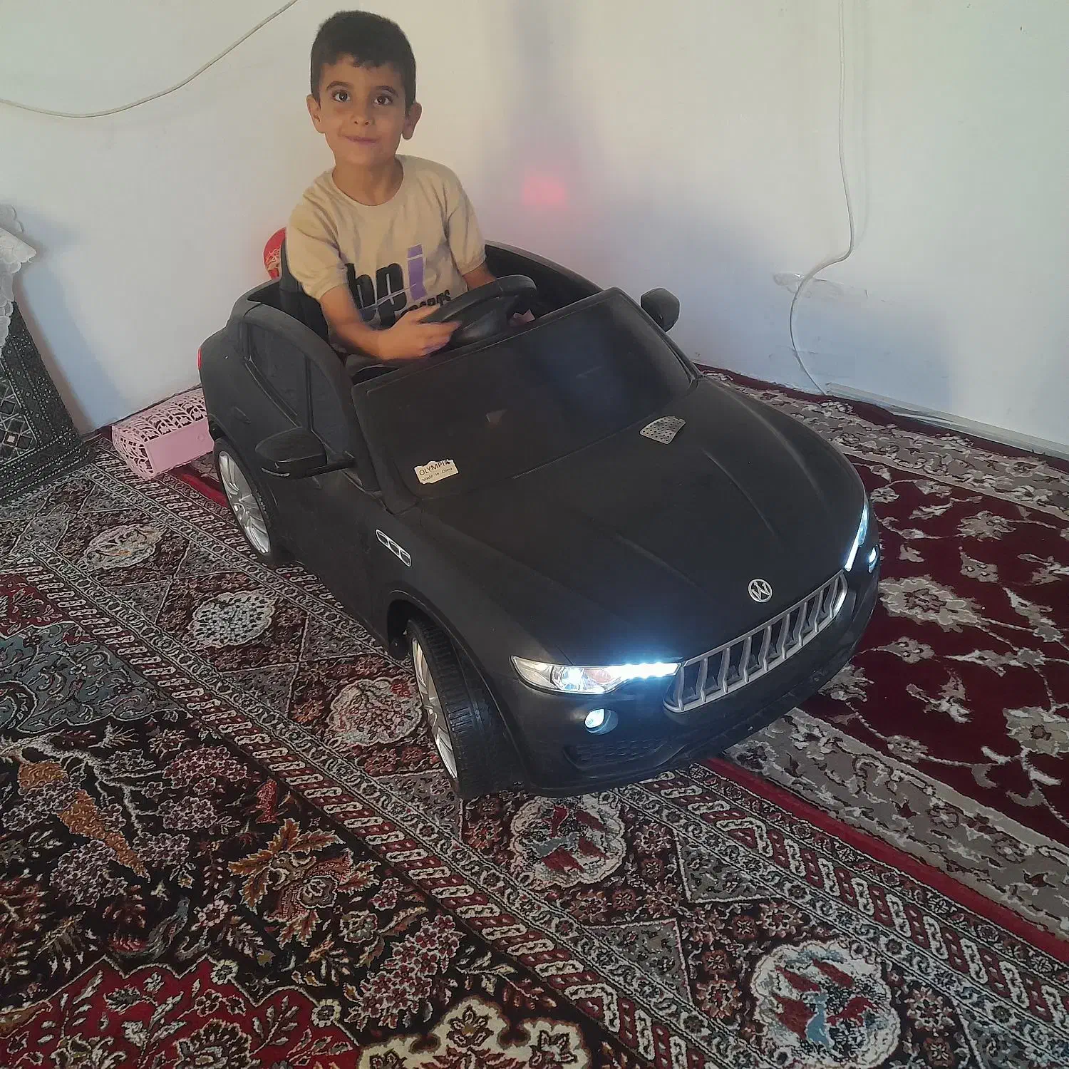 ماشینشارژی۴موتوره ۱۷/۰۰۰/۰۰۰ تومان|اسباببازی بچه|سقز, |دیوار