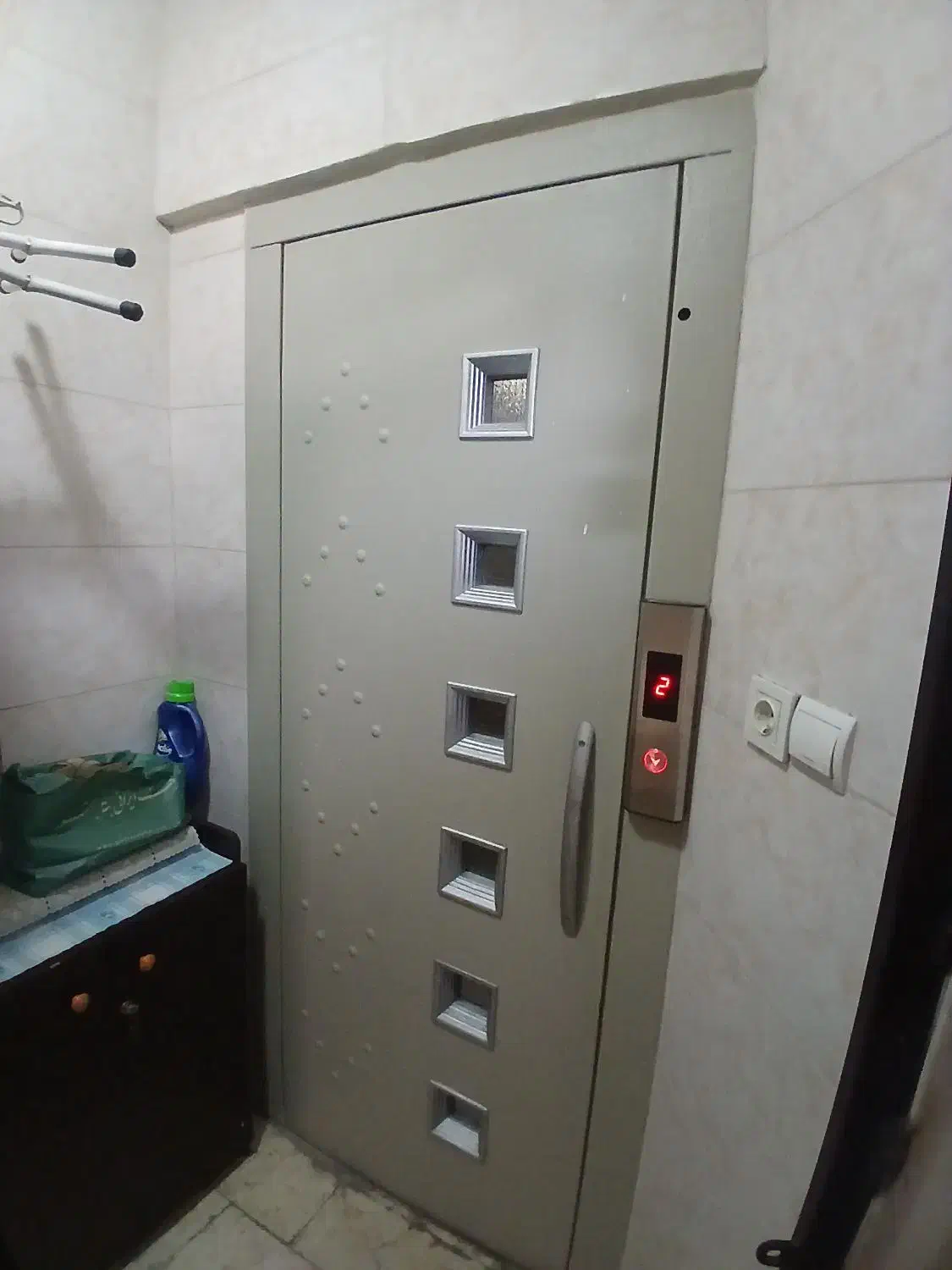 نیکنام شرقی/۶۵متر/آسانسور/تکواحدی