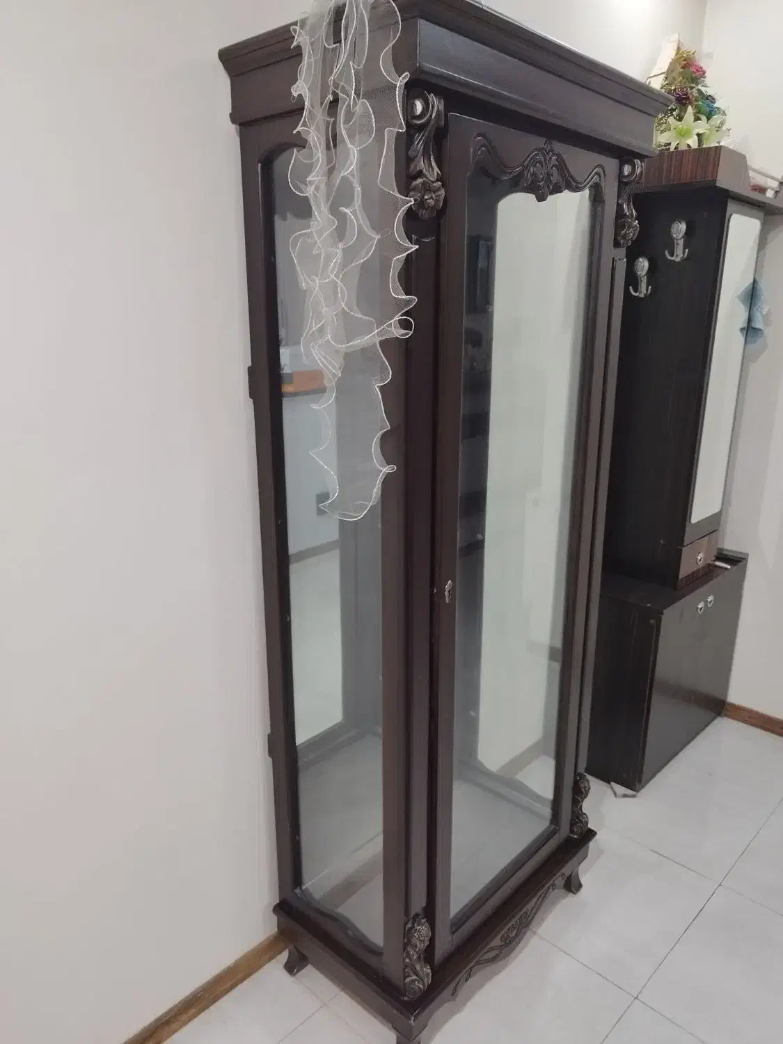 بوفه به رنگ قهوه ای سوخته|بوفه، ویترین، کنسول|فردیس, منظریه|دیوار