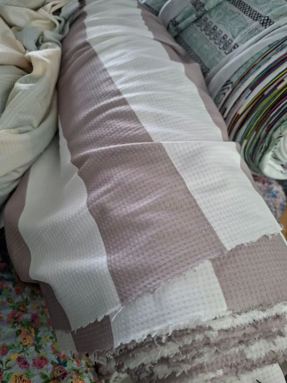 پارچه عمده به قیمت زیر فاکتور|عمده‌فروشی|کاکی, |دیوار