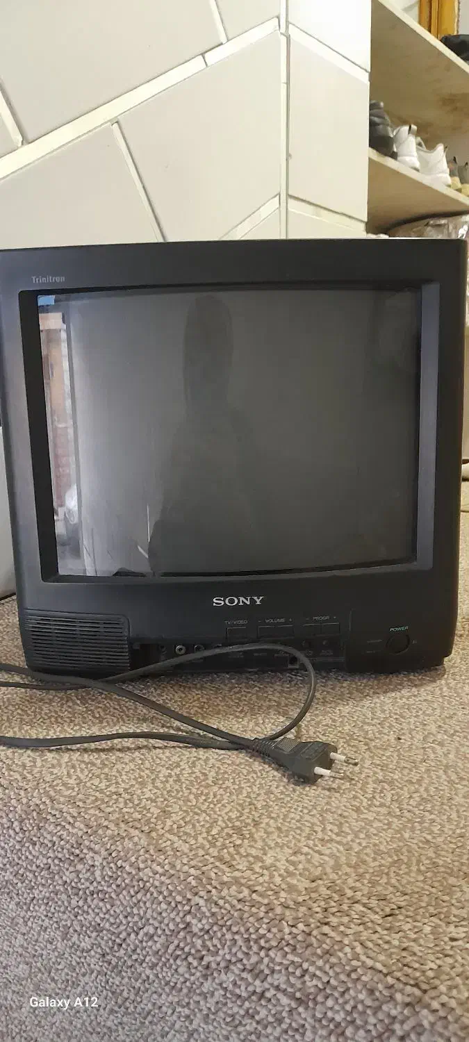 تلویزیون سونی ۱۴ اینج سالم|تلویزیون و پروژکتور|قم, چهل درخت|دیوار