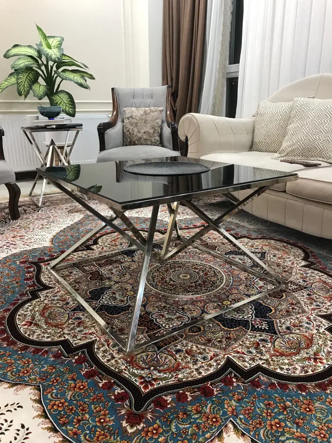 میز جلو مبلی و دو عدد عسلی فلزی رنگ ثابت|مبلمان خانگی و میز عسلی|مشهد, هفت تیر (نه دره)|دیوار