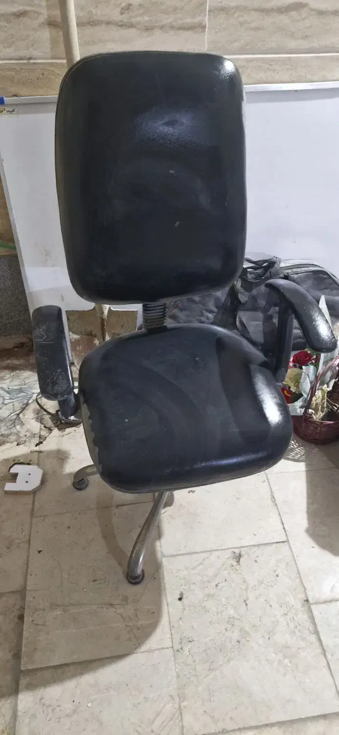 ۴ عدد صندلی|صندلی و نیمکت|زابل, |دیوار