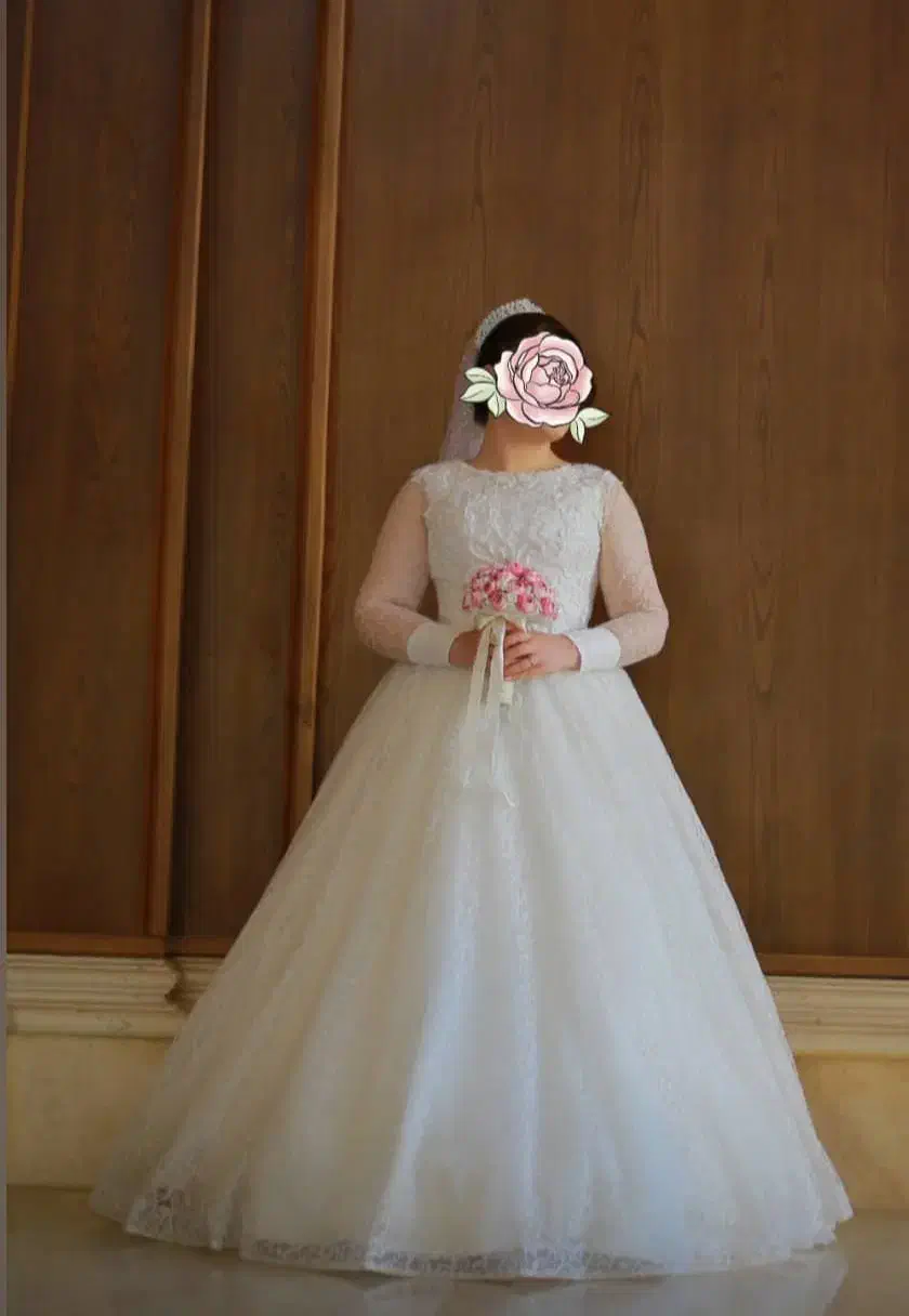 لباس عروس|لباس|بانه, |دیوار