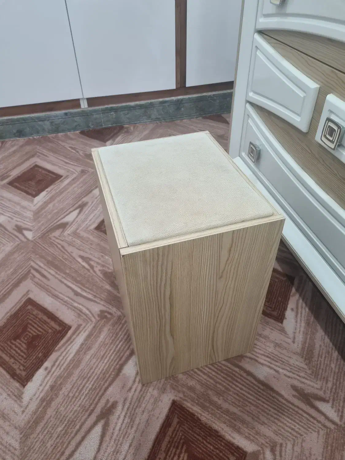 میز آرایشی|مبلمان خانگی و میز عسلی|خرمشهر, |دیوار