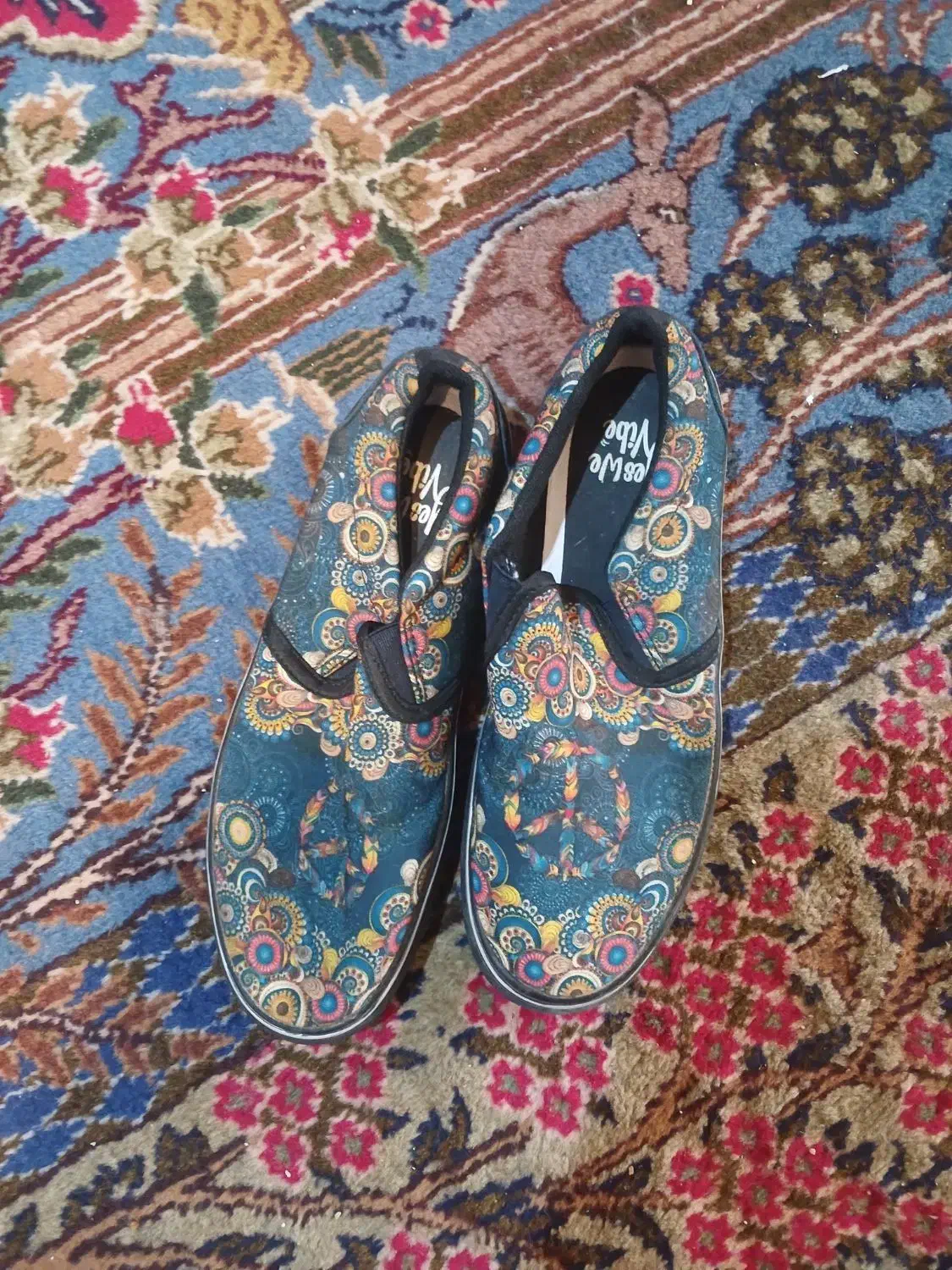 تعدادی کفش اسپورت درحدنواصلاپوشیده نشده'|کیف، کفش، کمربند|پردیس, فاز ۳|دیوار