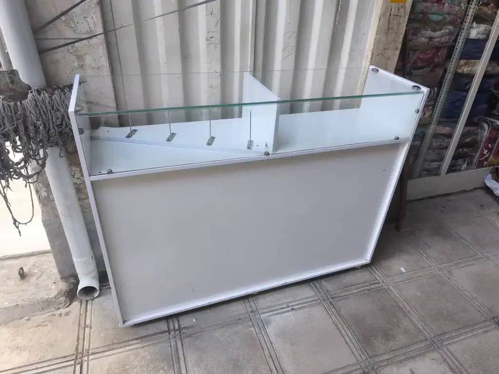 میز مغازه درحدنو|کتابخانه، شلف، قفسه‌های دیواری|گنبد کاووس, |دیوار