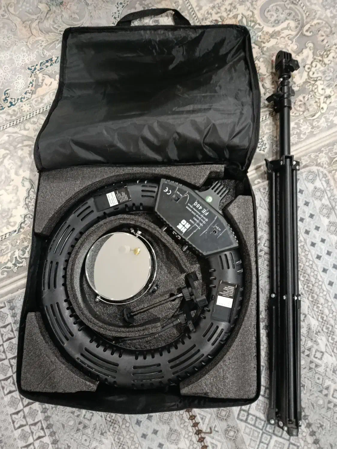 رینگ لایت|دوربین عکاسی و فیلمبرداری|اندیشه, اندیشه فاز ۳|دیوار