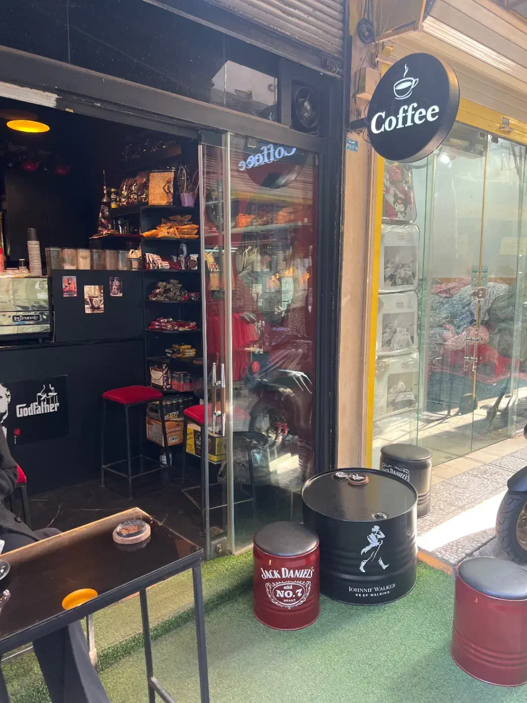 کافه گادفادر|استخدام خدمات فروشگاه و رستوران|رشت, بازار|دیوار