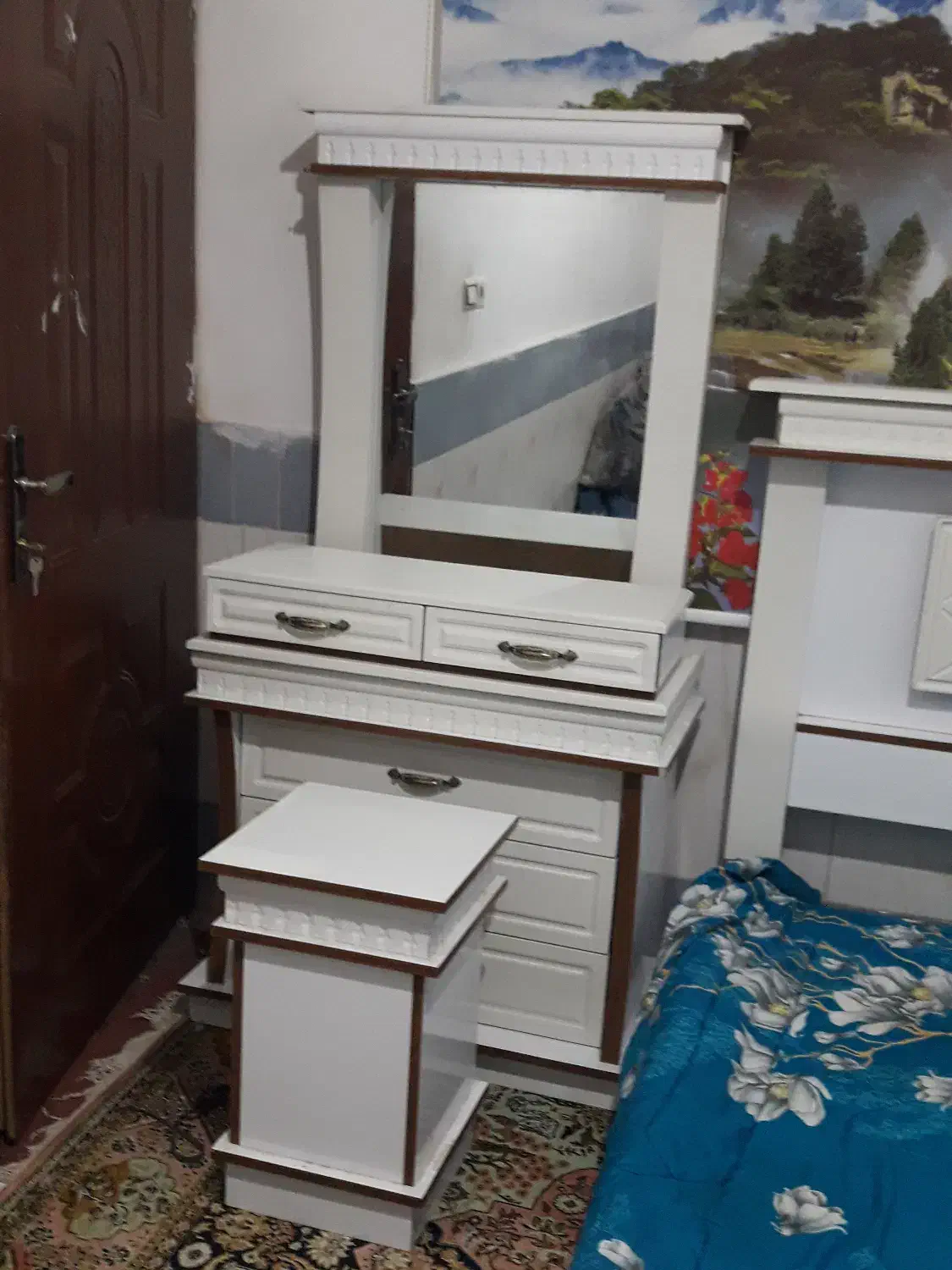 تخت خواب ام دی اف با آینه و دراور و چهار پایه|تخت و سرویس خواب|زاهدان, |دیوار