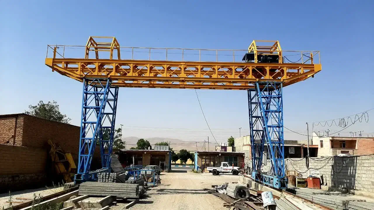 جرثقیل|ماشین‌آلات صنعتی|شهرکرد, |دیوار