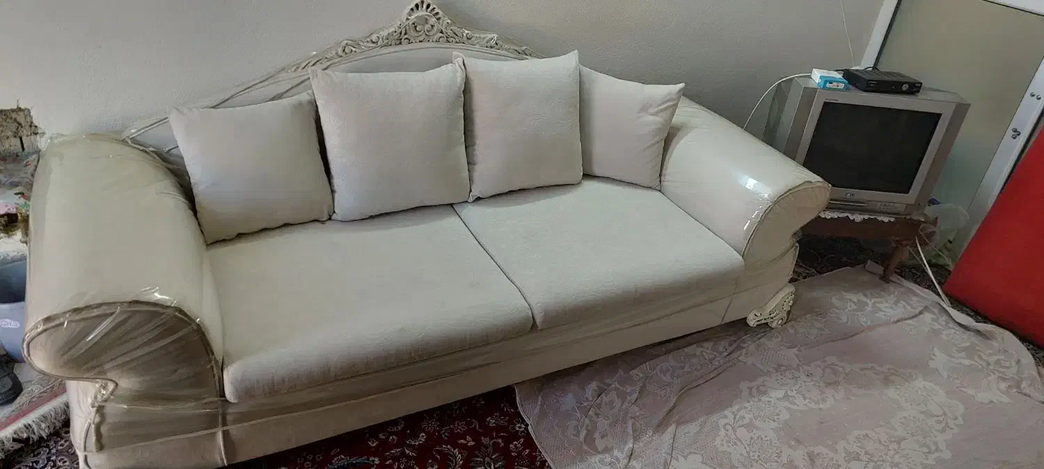 مبلمان ۸ نفره  و سه عدد صندلی مهمان|مبلمان خانگی و میز عسلی|شیراز, شهرک مهدیه|دیوار