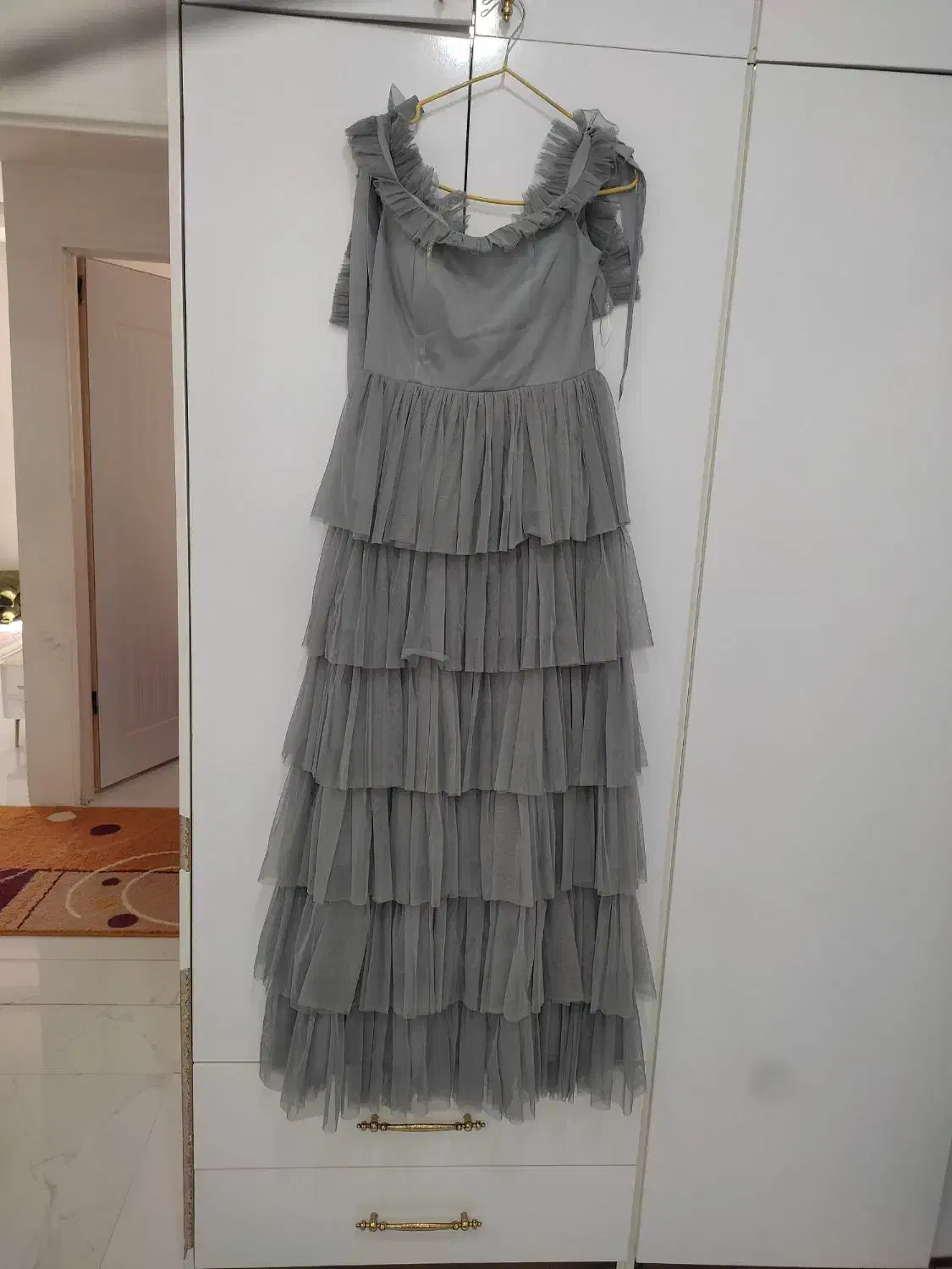 لباس مجلسی و لباس عروس|لباس|گلبهار, شهر جدید گلبهار|دیوار