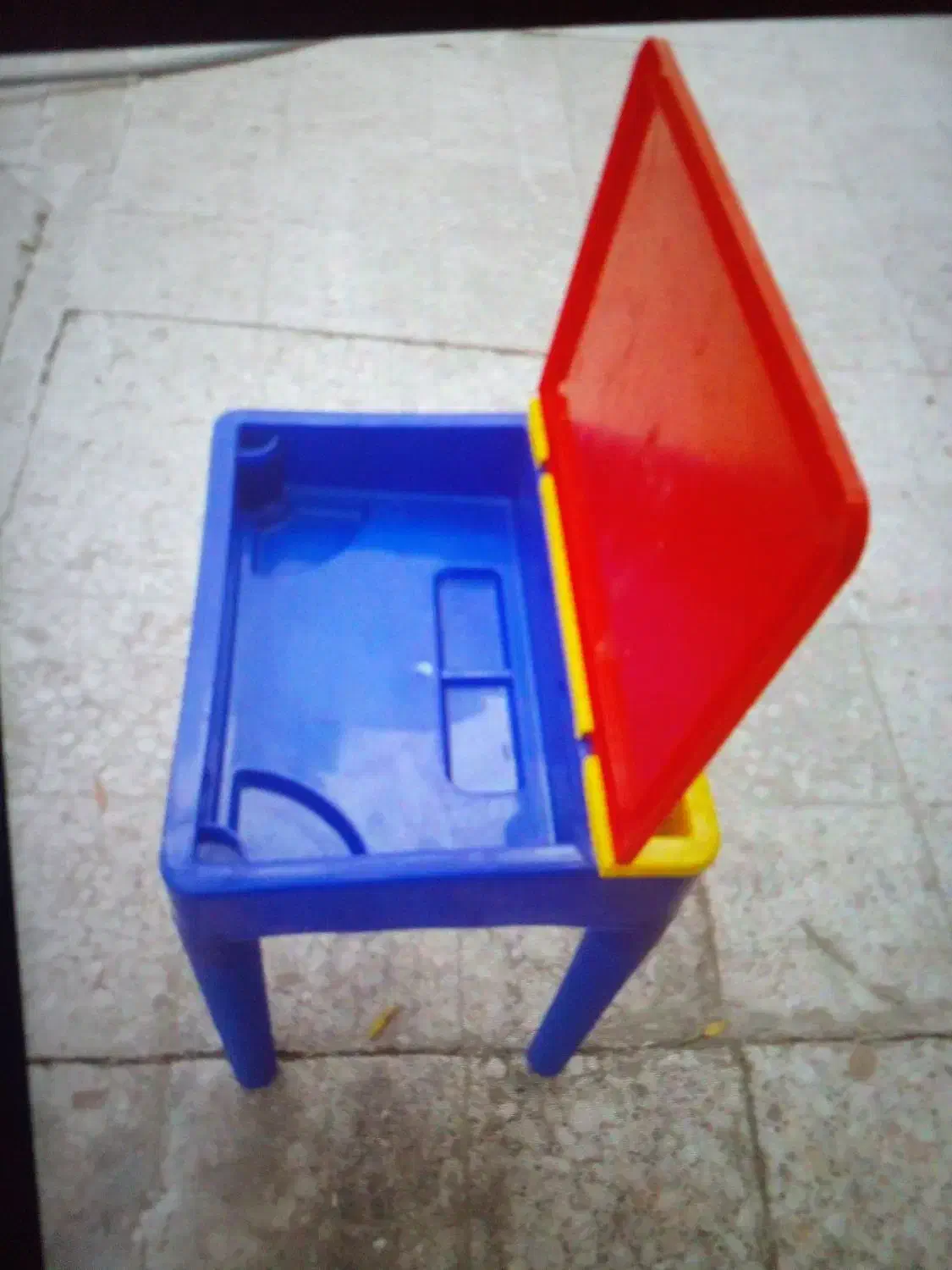 میز تحریر کودک کاملا سالم درحد نو|اسباب و اثاث بچه|خرمآباد (تنکابن), |دیوار