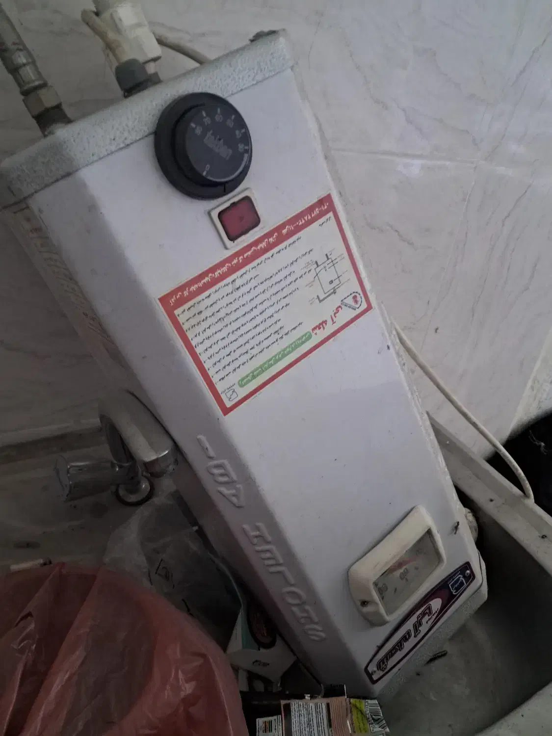 فروش آبگرمکن و چهارتا مبل|آبگرمکن، پکیج، شوفاژ|اهواز, ۳۰ متری|دیوار