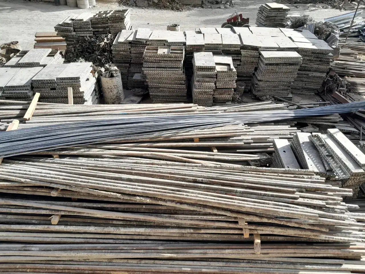 فروش پنجاه تن قالب لوله سولجر قیچی دو عدد خاموت|مصالح و تجهیزات ساختمان|تهران, دریاننو|دیوار