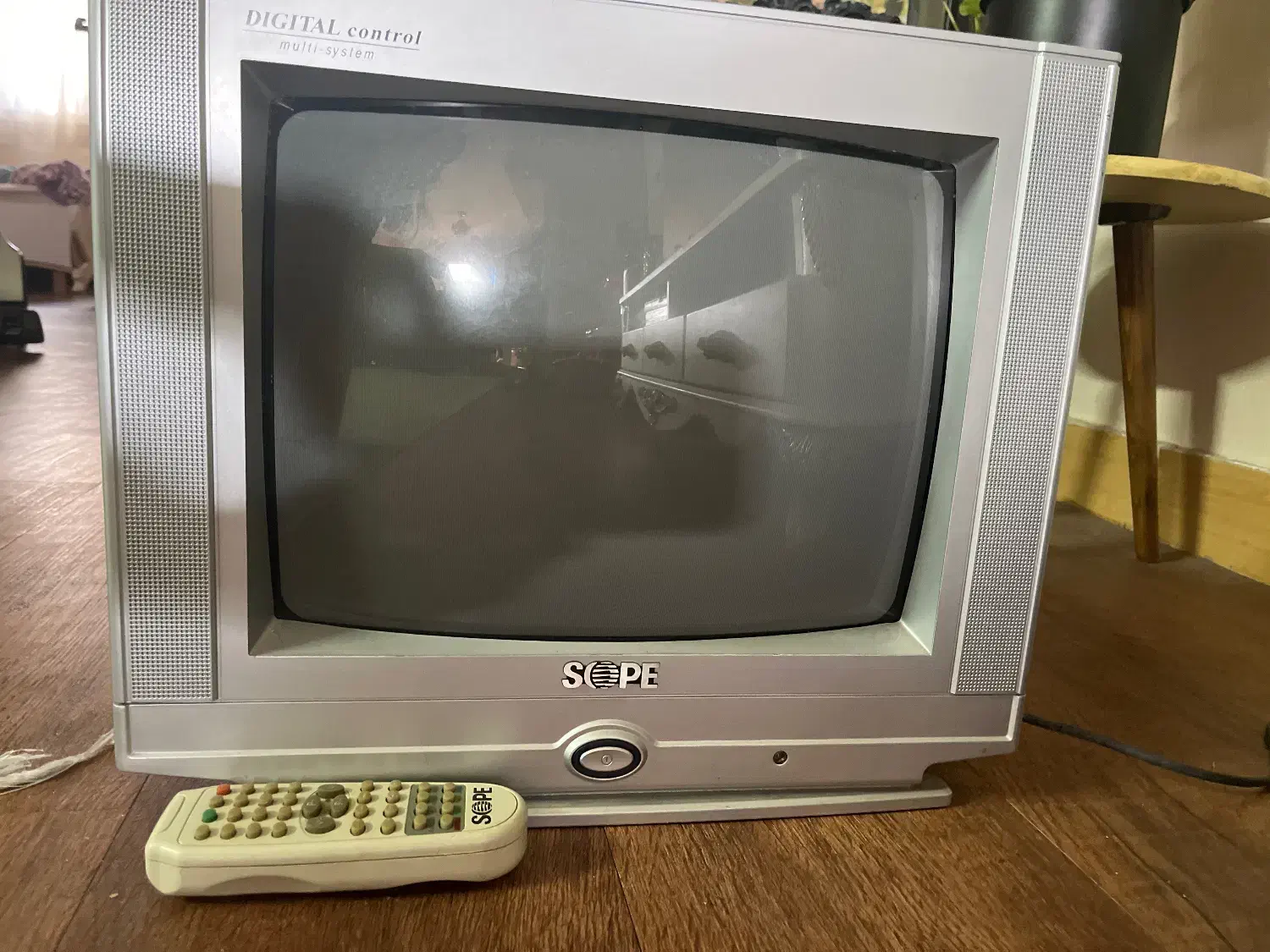 تلویزیون ۱۴ اینچ رنگی|تلویزیون و پروژکتور|رشت, علی آباد|دیوار