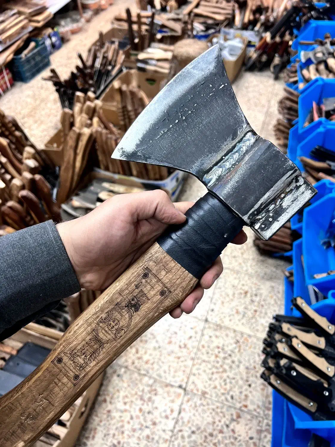 تبر سایز بزرگ آهنبر استاد هادی ارسال با پست|کوهنوردی و کمپینگ|تهران, زنجان جنوبی|دیوار