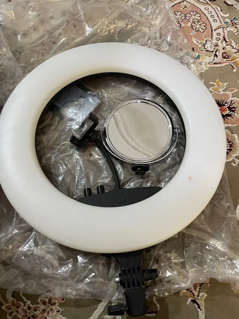 رینگ لایت به همراه سه پایه|دوربین عکاسی و فیلم‌برداری|پاکدشت, پاکدشت (مامازند)|دیوار