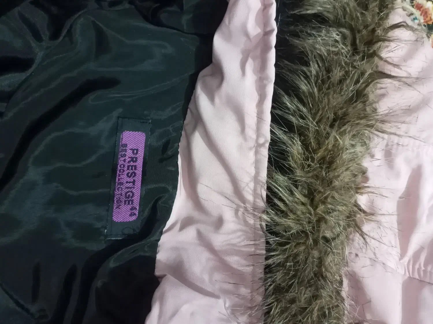 دوعدد پالتو در حدنو|لباس|قم, قلعه کامکار|دیوار