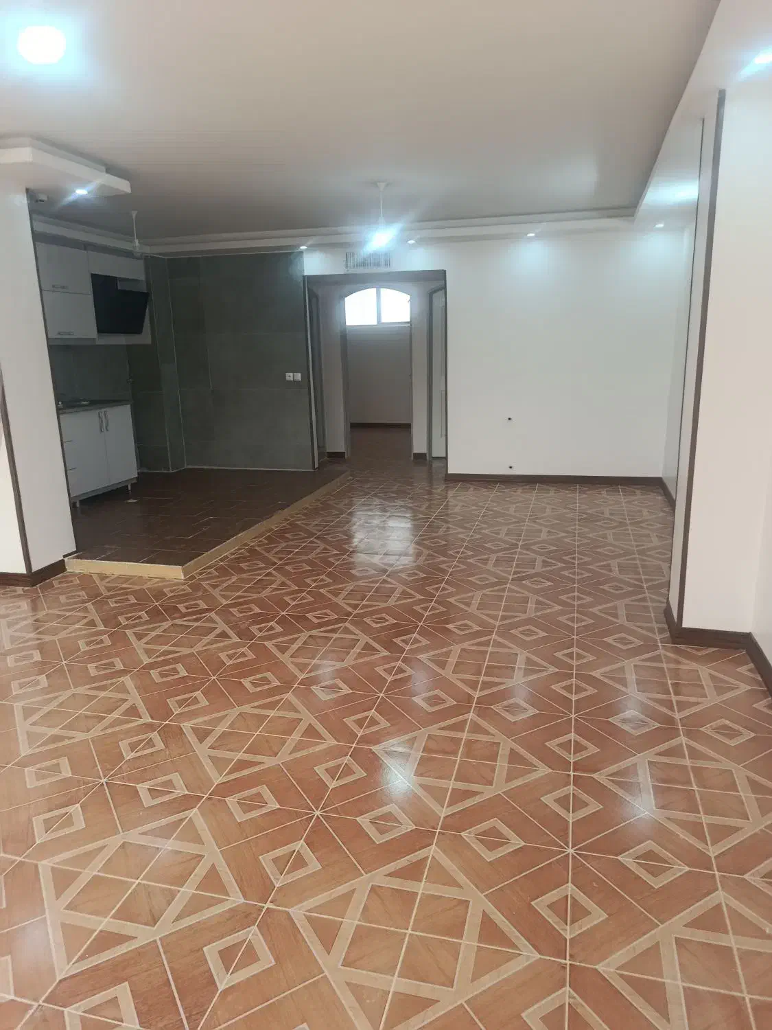 آپارتمان ۸۵ متری ۲ خواب با آسانسور بر قیام|فروش آپارتمان|شاهینشهر, شهرک ردانی پور|دیوار