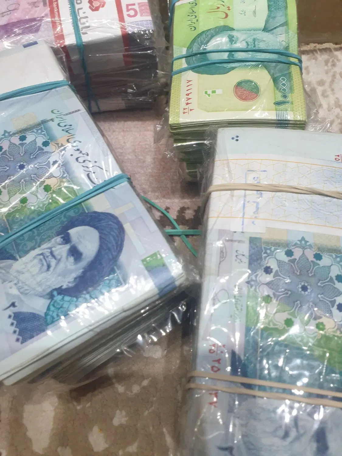 پول کلکسیونی ۱۰۰۰۰ریالی و ۲۰۰۰۰ریال|کلکسیون سکه، تمبر، اسکناس|تهران, تهراننو|دیوار