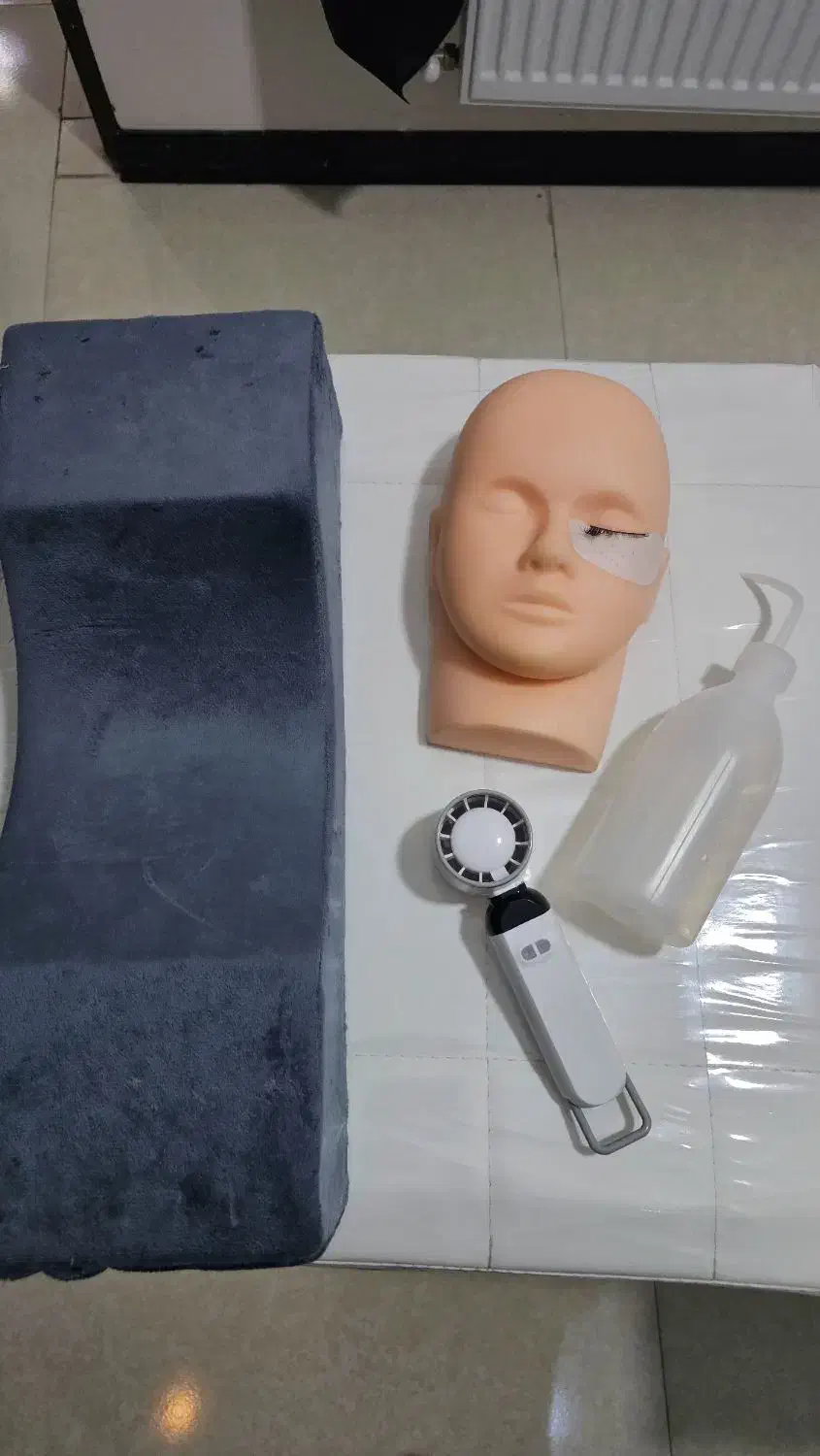 فروش فوری وسایل مژه و فیشیال و قفسه چوبی|آرایشگاه و سالنهای زیبایی|هشتگرد, شهرک ولیعصر (مصلی)|دیوار