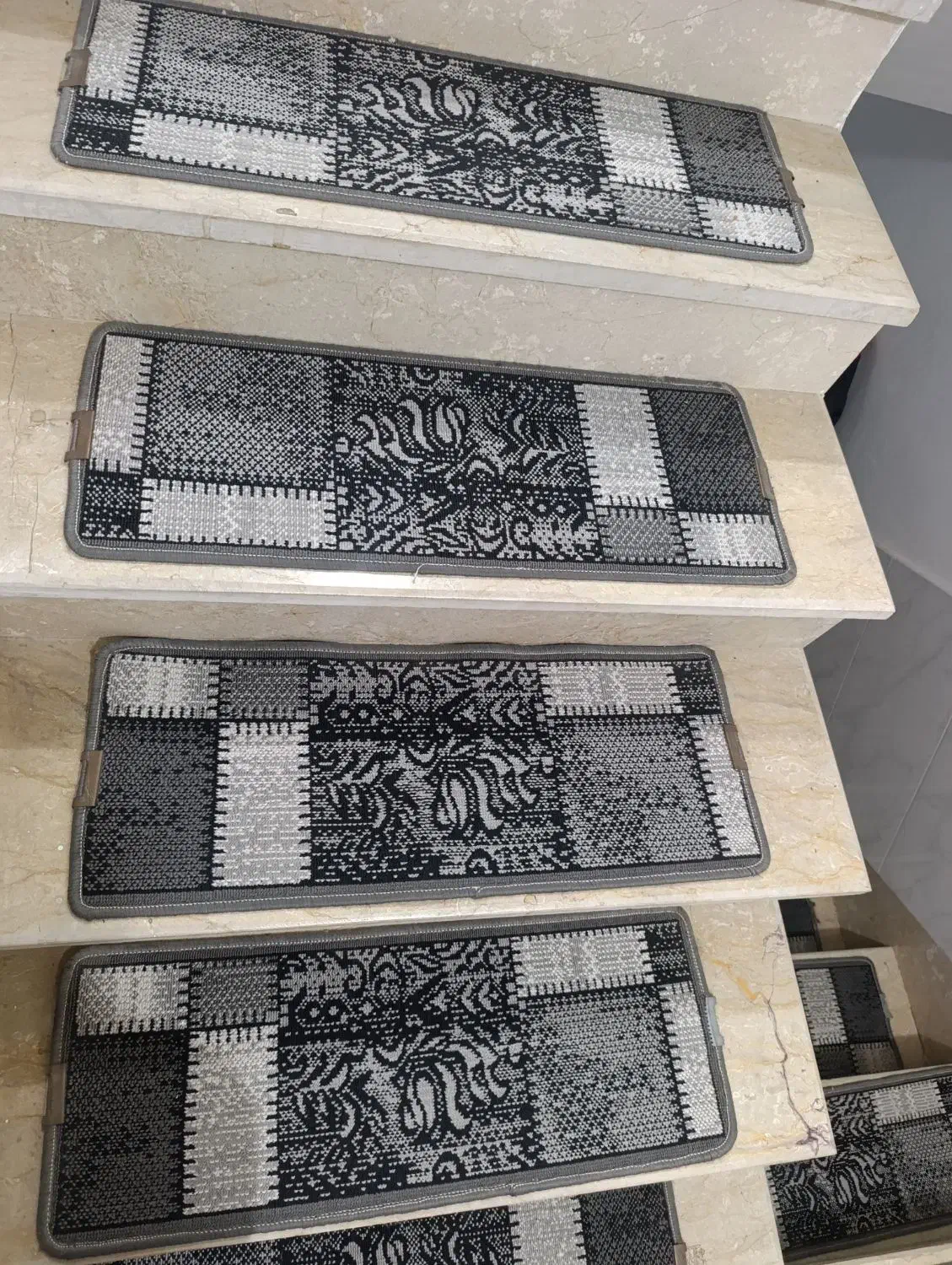 رو پله‌ای|پادری|اراک, |دیوار