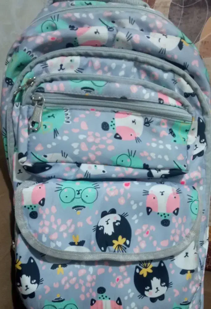 کیف مدرسه|کیف، کفش، کمربند|سبزوار, باهنر|دیوار