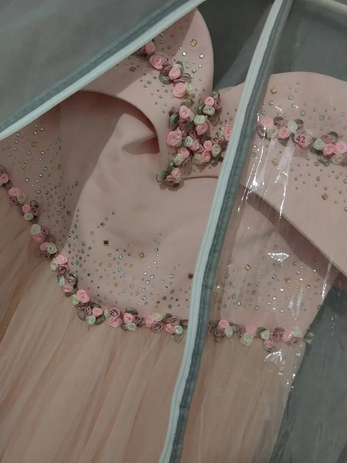 پیراهن نونو|لباس|کبودرآهنگ, |دیوار