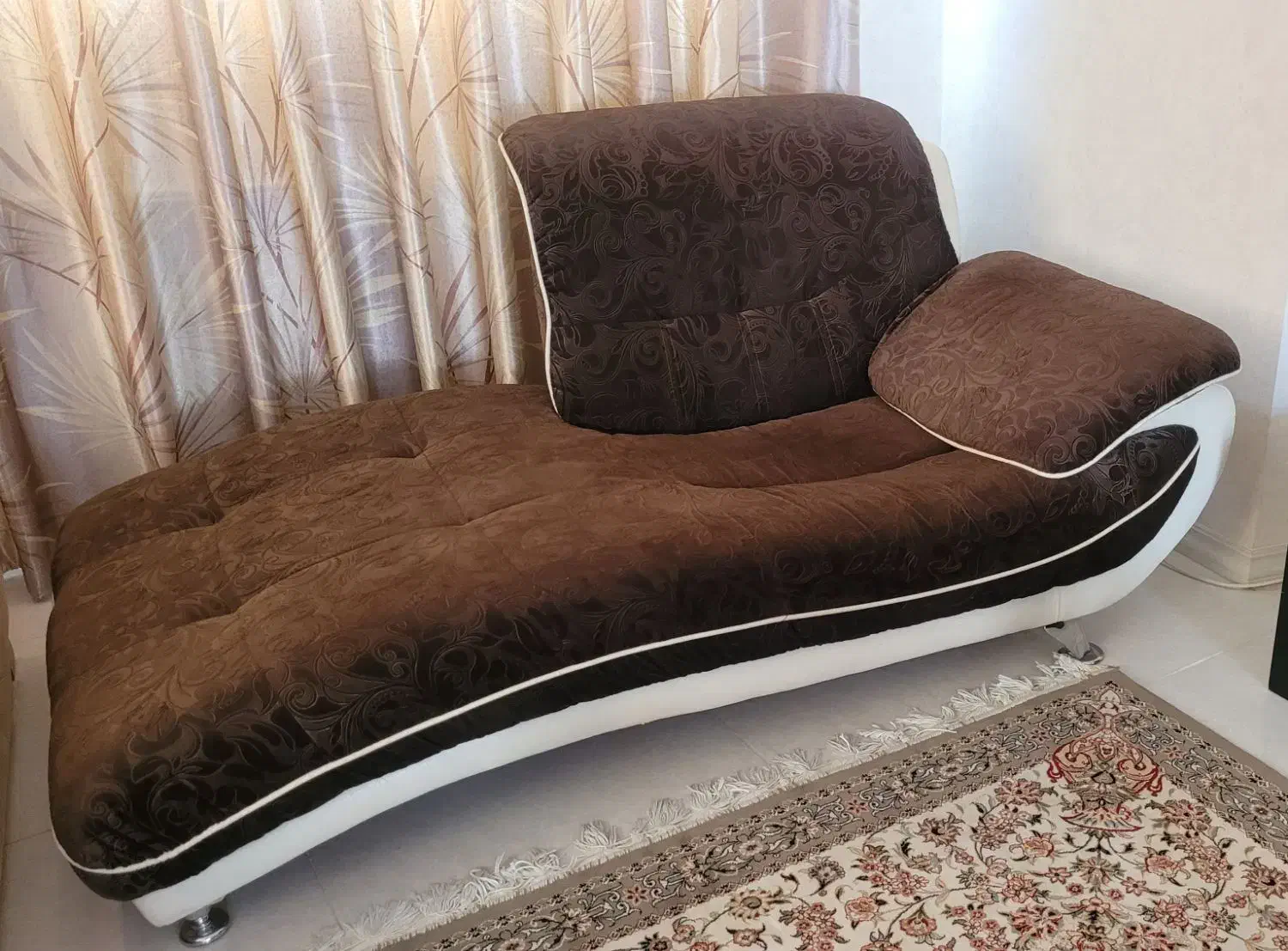 مبل ۹ نفره چرم و پارچه به همراه شزلون|مبلمان خانگی و میز عسلی|همدان, |دیوار