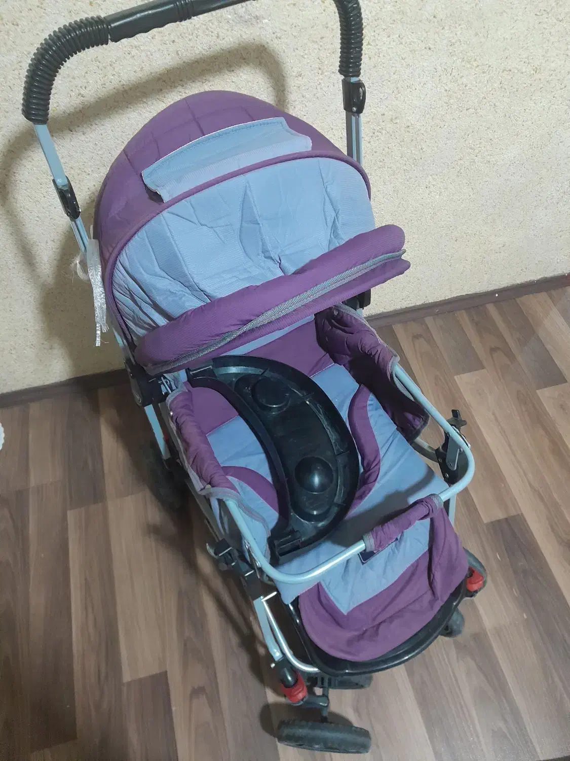 کالسکه کودک در حد نو|کالسکه و لوازم جانبی|پرند, فاز ۵|دیوار