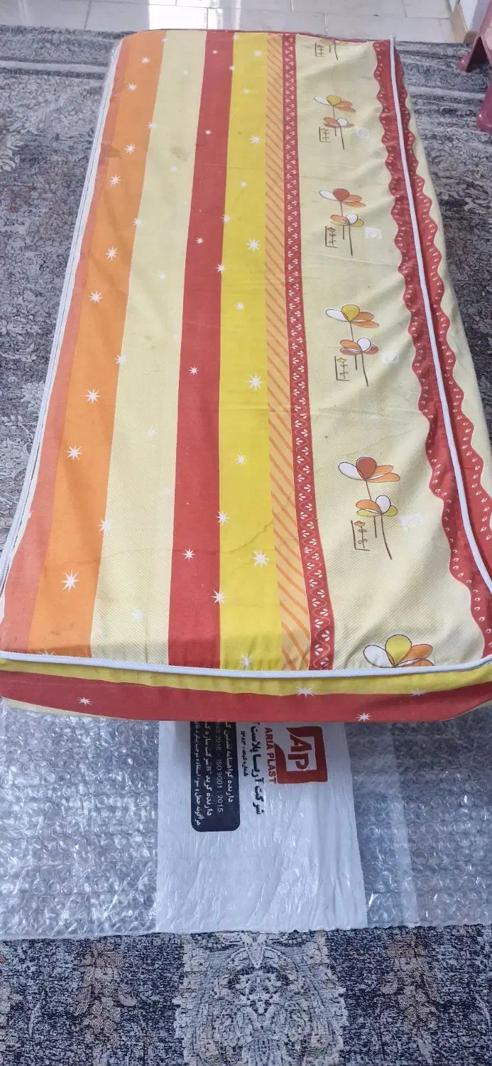 تشک و تخت چوبی کودک و نوجوان|تخت و صندلی بچه|مشهد, سرافرازان|دیوار