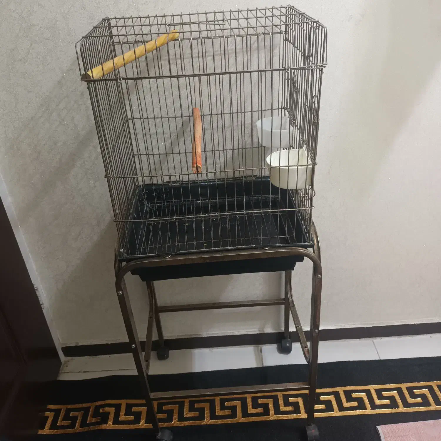قفس با پایه|لوازم جانبی حیوانات|تهران, هلال احمر|دیوار