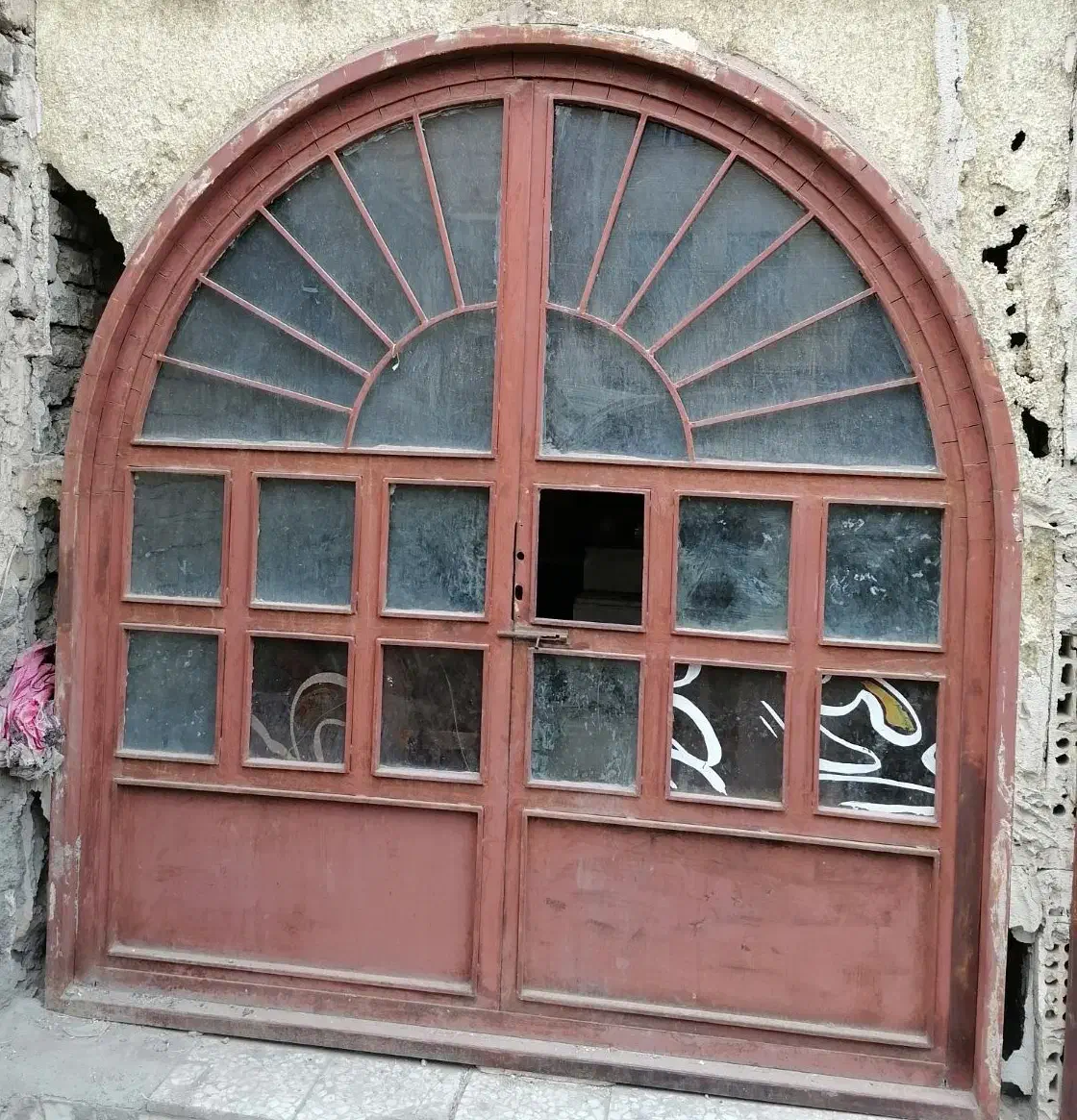 درب طرح هلالی|مصالح و تجهیزات ساختمان|کاشان, فاز ۲ ناجی آباد|دیوار