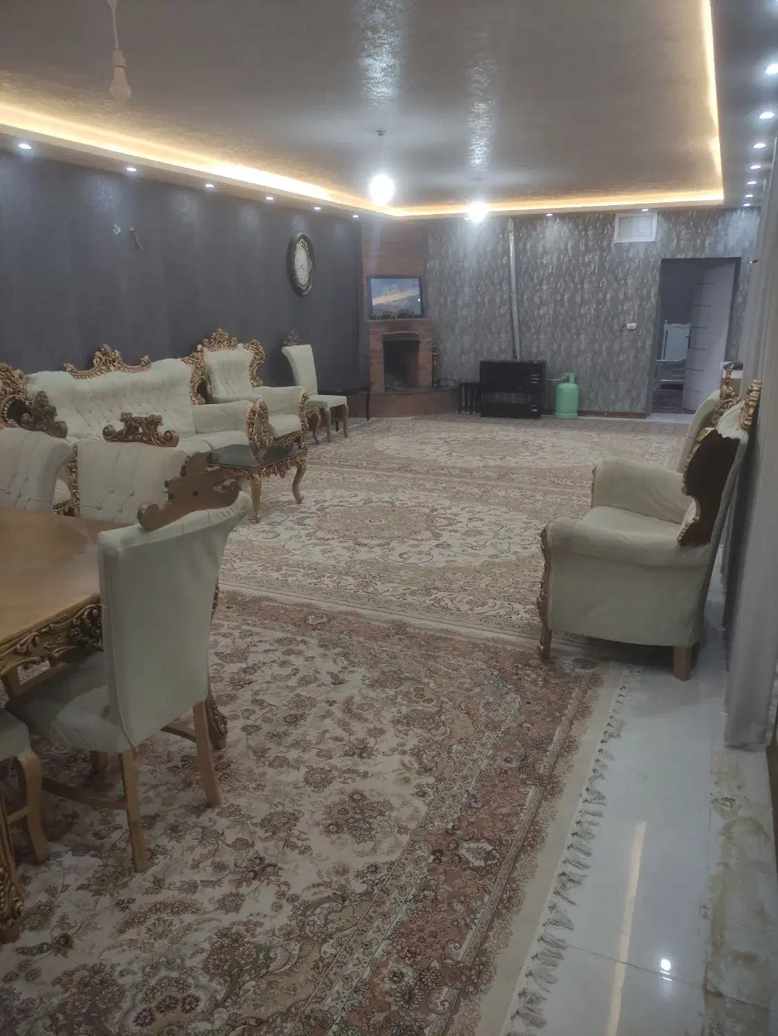 اجاره روزانه باغ ویلا|اجارهٔ کوتاهمدت ویلا و باغ|شاهینشهر, شهرک صنعتی|دیوار