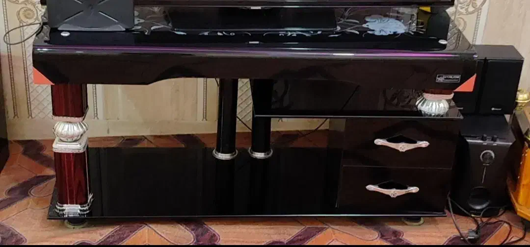 میز تلویزیون مشکی در حد نو|میز تلویزیون|اهواز, کمپلو جنوبی|دیوار