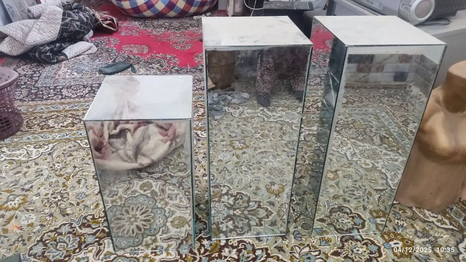 اینه تزینی|آینه|درمیان, |دیوار