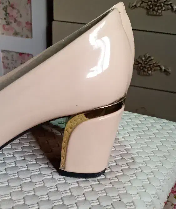 کفش مجلسی|کیف، کفش، کمربند|خان ببین, |دیوار