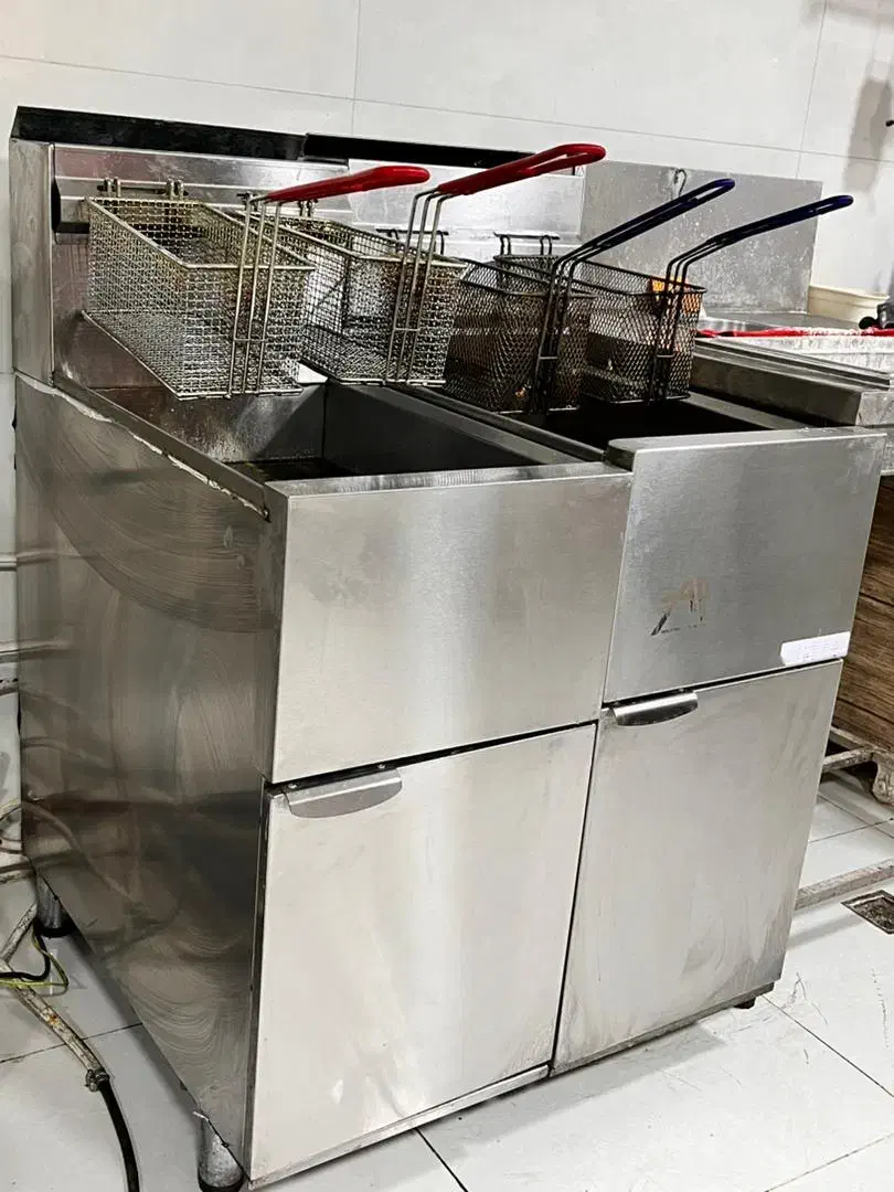 فست فود و سوخاری|کافی‌شاپ و رستوران|جلفا, |دیوار